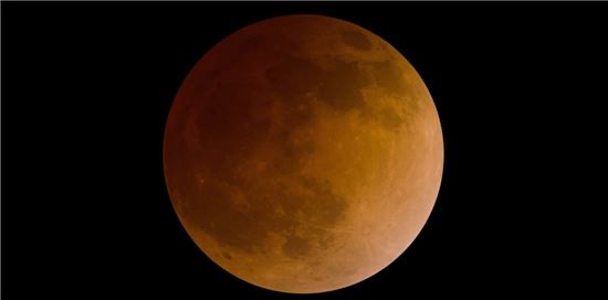 10월의 우주쇼…달·화성·태양이 차례로 연출한다