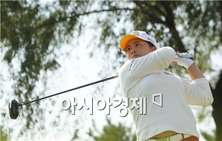 박인비가 레인우드클래식 첫날 드라이브 샷을 날리고 있다. 베이징(중국)=Getty images/멀티비츠 