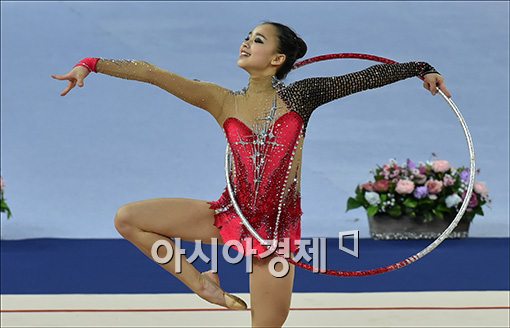 손연재, 시즌 첫 월드컵 후프 은메달…12개 대회 연속 메달