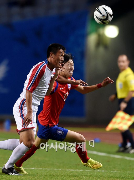 [포토]이재성,'볼은 양보 못하지'