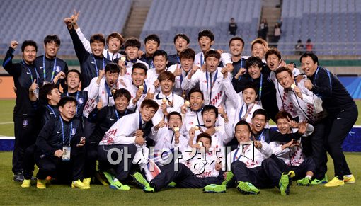 [포토]AG 남자 축구대표팀, '28년만의 금메달입니다!'