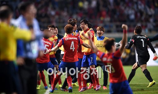 [포토]결승골 넣고 기뻐하는 축구대표팀