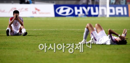 [포토]아쉬워하는 북한 축구대표팀