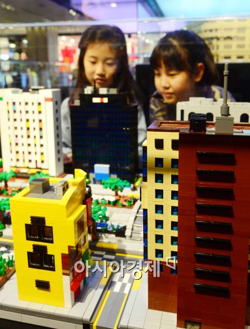 [포토]레고가 신기한 아이들