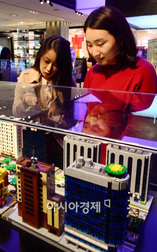 [포토]신세계百, 더 브릭쇼 개최