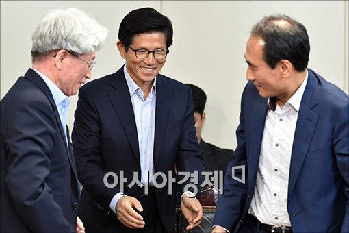 [포토]보수혁신위원회 참석한 김문수