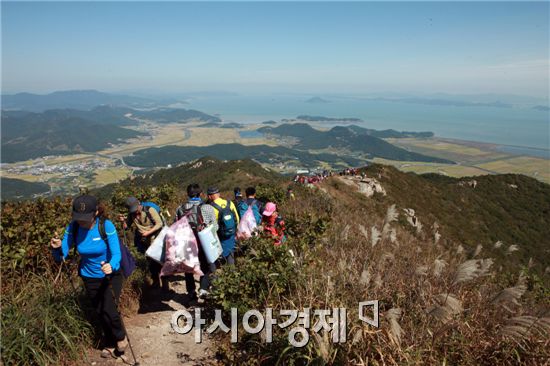 [포토]장흥 천관산 은빛 억새 장관 