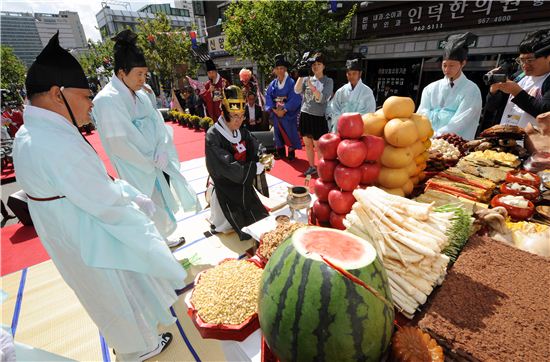 서울약령시 한방문화축제 열려 