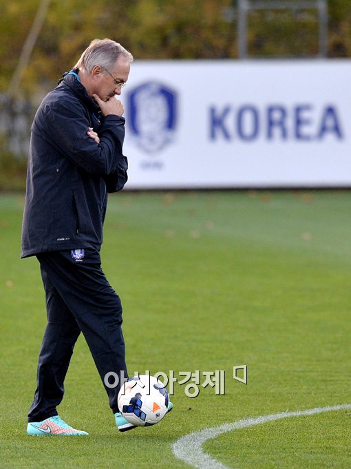 [한국-파라과이전] 슈틸리케 자신만만 "무실점 승리해 팬들 가슴 울리겠다"