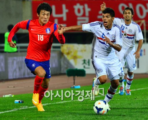 [포토]드리블 돌파하는 한교원