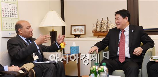 [포토]EBRD 총재 만난 최경환