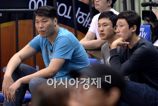 [포토]농구장 찾은 전 농구선수 서장훈-김승현-황진원