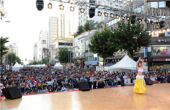제3회 세계거리춤축제 35만여 시민 참가 