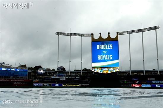 비 내리는 코프먼 스타디움[사진=Getty Images/멀티비츠]