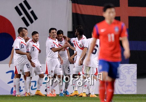 [포토]추가골 넣고 기뻐하는 코스타리카 