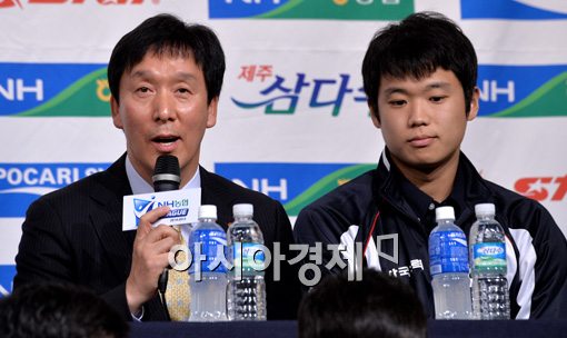 [포토]각오 말하는 한국전력 신영철 감독