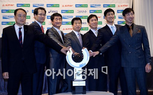 [포토]프로배구 트로피를 노리는 7명의 수장들