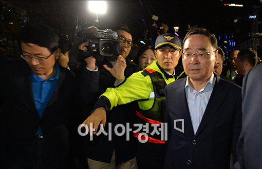 [포토]사고현장 방문한 정홍원 총리