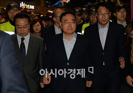 [포토]사고현장 찾은 정홍원 총리