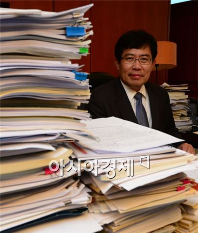 윤창현 한국금융연구원장