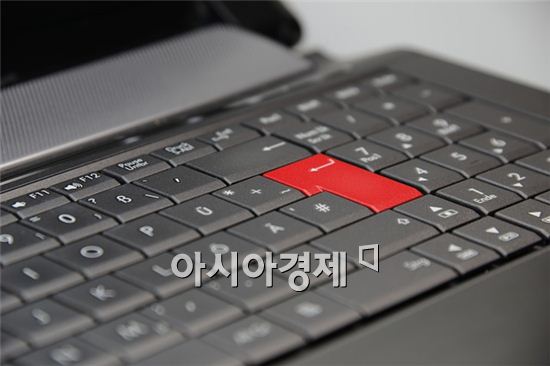 英 인터넷업체 '야동 자동 차단'해 거센 반발 "북한으로 옮겨가야…"