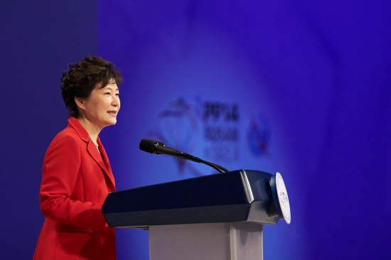 20일 부산ITU전권회의에서 연설하는 박근혜 대통령(사진제공 : 청와대)