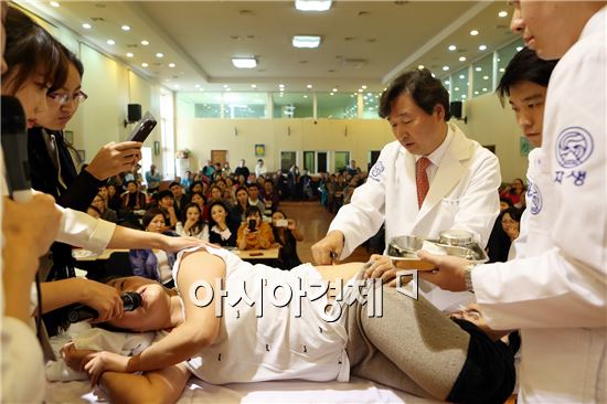 신준식 자생병원 이사장, 몽골서도 한방 척추치료 강의