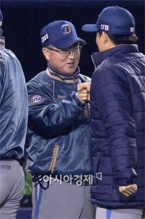 [포토]김경문 감독,'숨길 수 없는 승리의 미소'