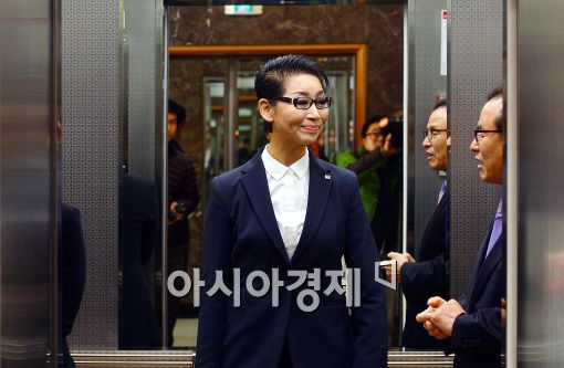 [포토]국감 마지막 날, 출근하는 김성주 총재