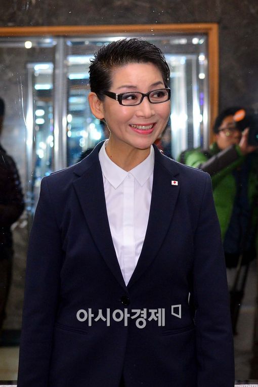 [포토]여전히 미소 보이는 김성주 총재 "국감 참석 한다"