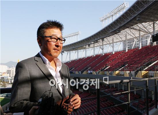 KIA타이거즈 김기태 감독, “팬들이 즐거워 하는 야구를 하겠다”
