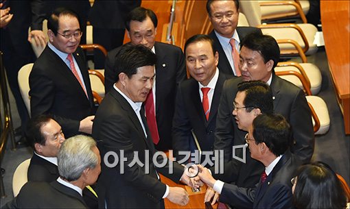 [포토]본회의 참석한 김태호 의원