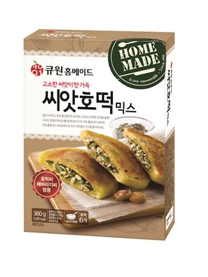 삼양사가 부산 남포동 본고장 씨앗호떡의 맛을 그대로 재현한 '큐원 홈메이드 씨앗호떡믹스'를 선보였다. 