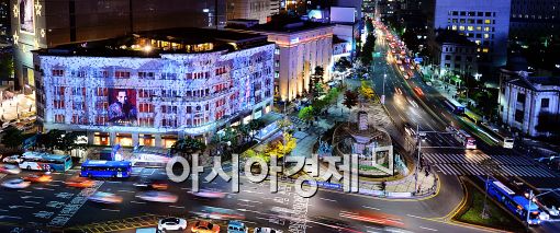 [포토]화려함 속 신세계 본점 외관