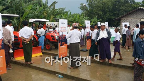 미얀마 만델리이 농기계 시연회