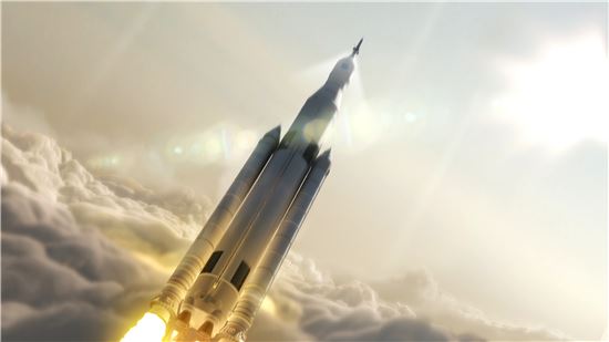 ▲화성으로 가기 위한 '오리온' 우주선을 탑재할 차세대 발사시스템.[사진제공=NASA]