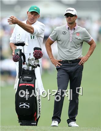 [골프토픽] 스콧 "캐디 구합니다~"