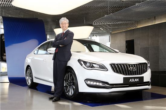 현대차 아슬란 1호차 주인공 '자동차산업학회장'
