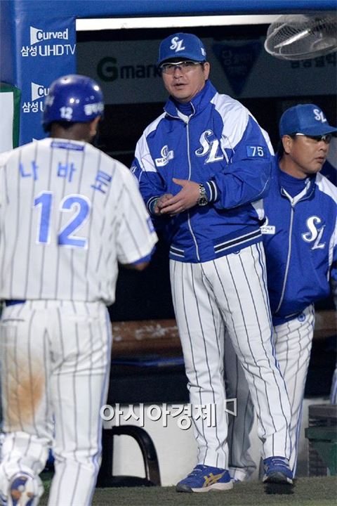 [포토]류중일 감독,'나바로 선취득점 좋았어'