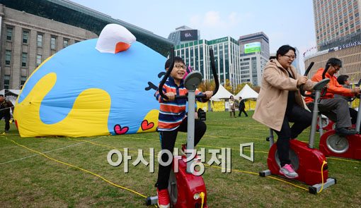 [포토]돼지띠 모자도 함께 밟아요 