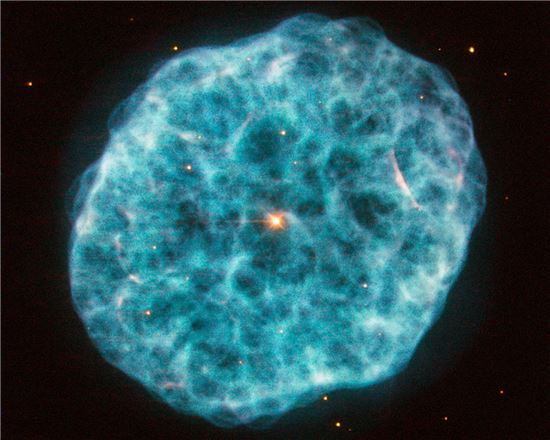 ▲'굴 성운'이라 부르는 NGC1501.[사진제공=NASA]