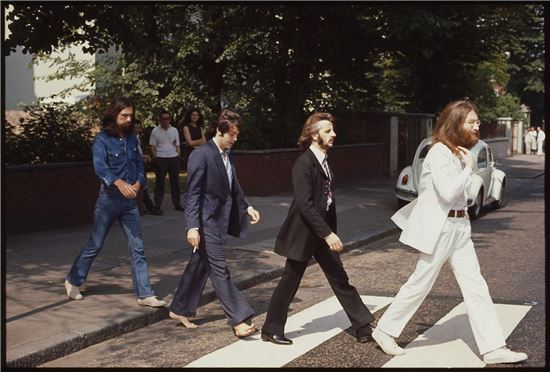 비틀즈, 애비로드, 런던 ⓒ1969 폴 매카트니/ 사진: 린다 매카트니