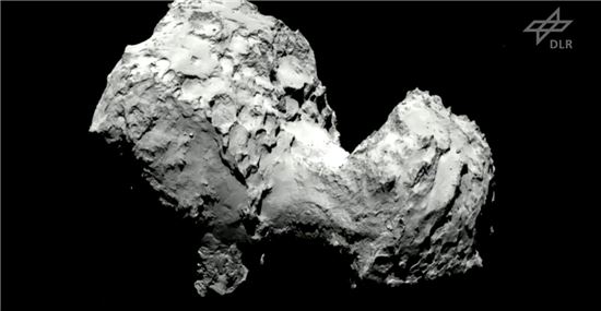 ▲'러버덕'을 닮은 67P 혜성.[사진제공=ESA/NASA]