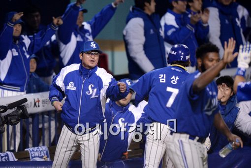 [포토]류중일 감독, '기선제압 좋았어!'