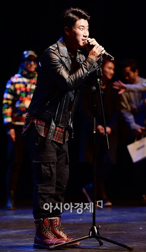 [포토]산이 "모두에게 감사합니다"