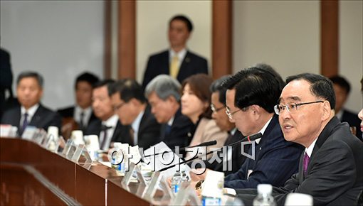 [포토]발언하는 정홍원 총리