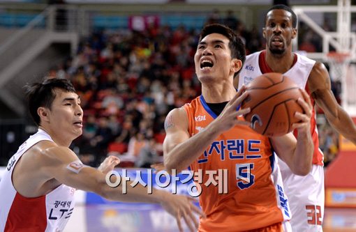 [포토]정병국,'직접 뚫는다'