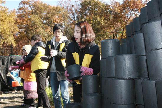 서초구 고등학교 봉사단 연탄 릴레이