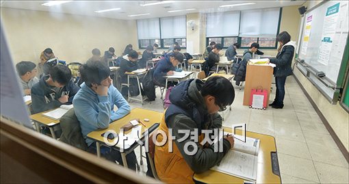 수능 출제오류 피해학생 구제법안, 법사위 통과…9일 본회의서 처리