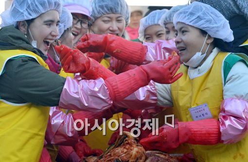 [포토]'김치 어때요?'